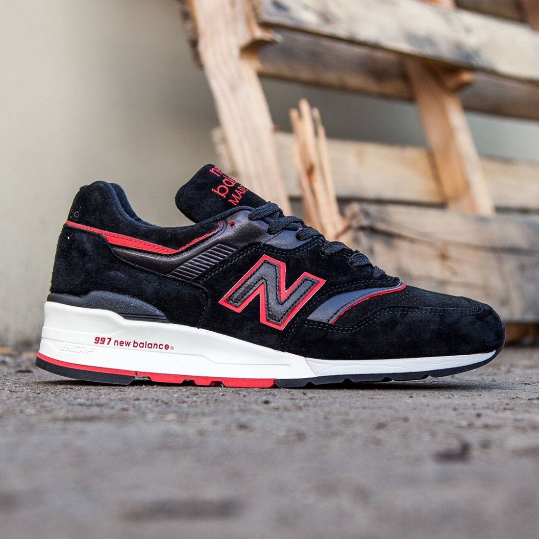 New Balance Men 997 Air Exploration M997Dexp - Made In Usa Black Red