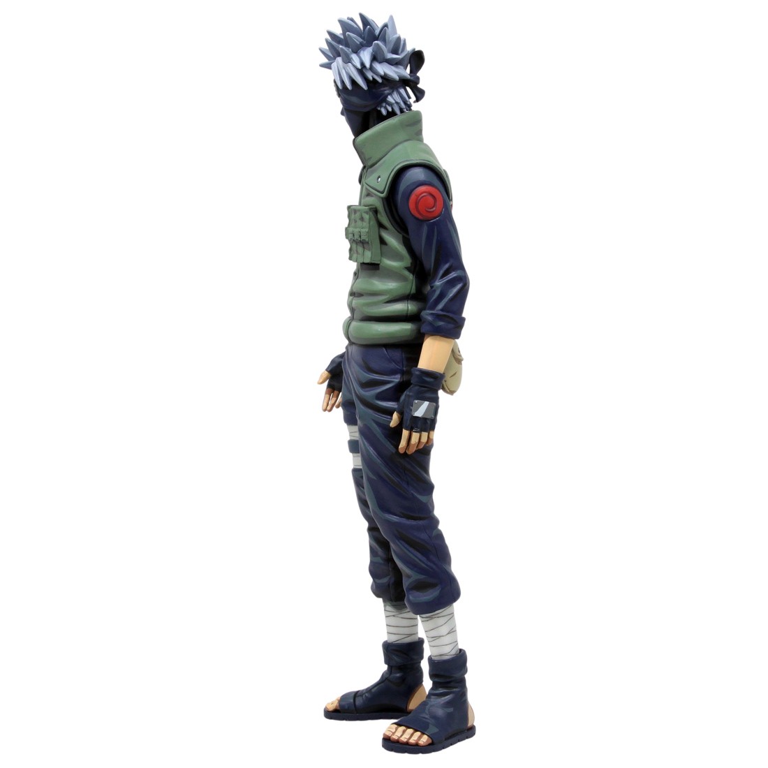 APR209089 - NARUTO SHIPPUDEN GRANDISTA NERO KAKASHI HATAKE FIG