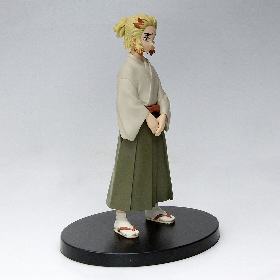 Banpresto Demon Slayer Kimetsu no Yaiba Figure Vol. 26 Senjuro Rengoku  Figure (white)