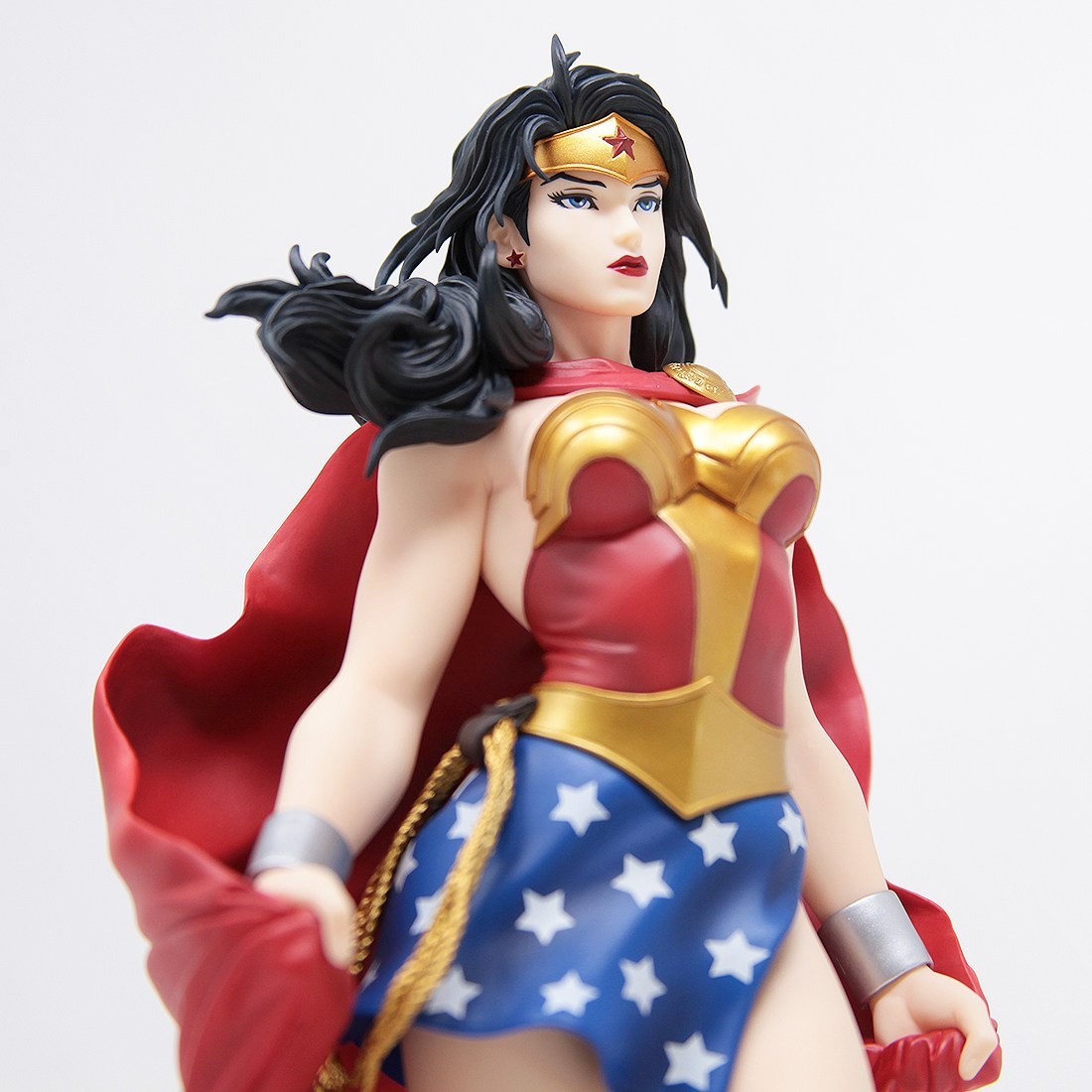 Kotobukiya ARTFX DC Universe Wonder Woman Statue red