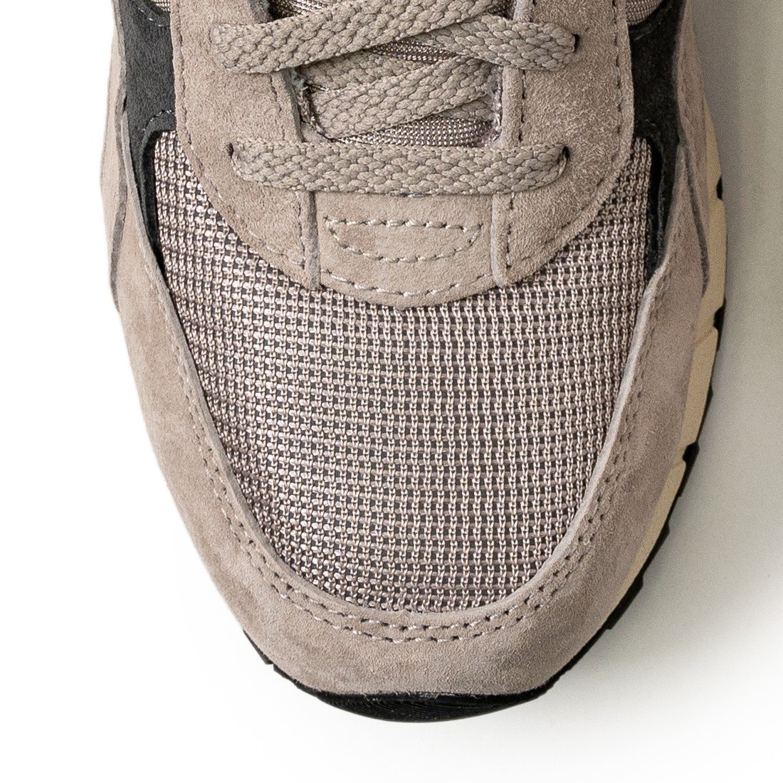 Saucony store shadow 46