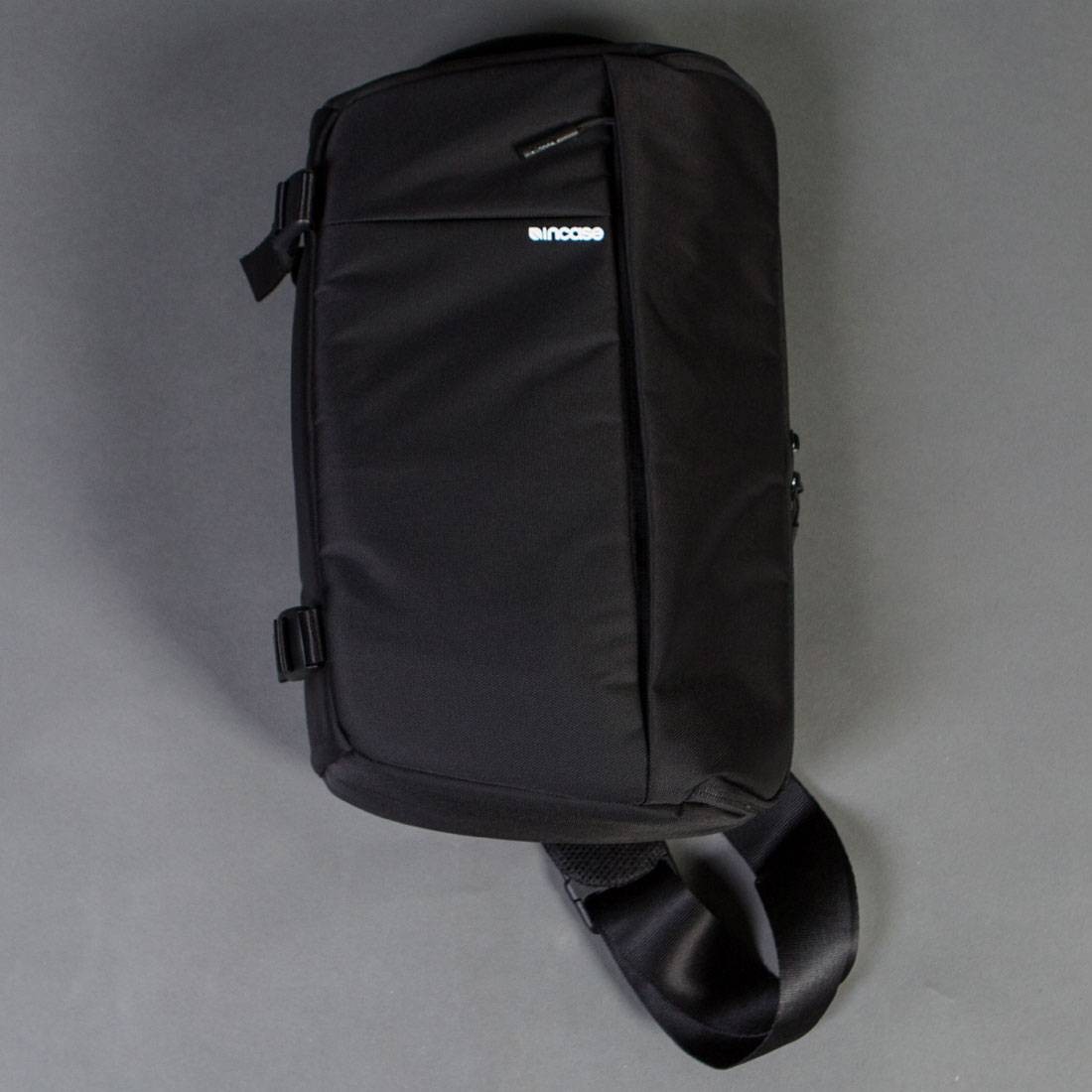 Incase DSLR Sling Pack Nylon black