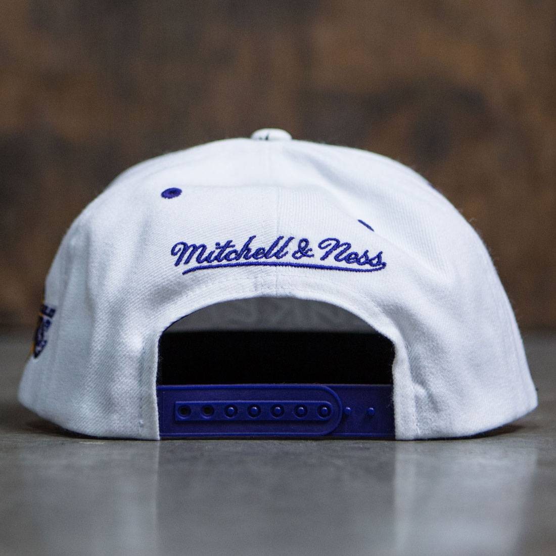 all white lakers hat