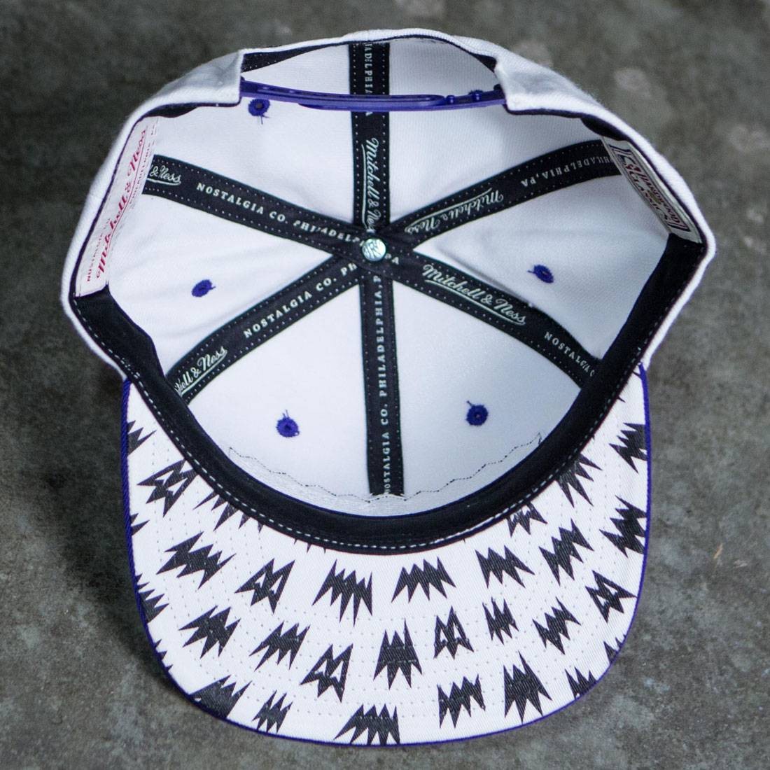 BAIT x NHL x Mitchell And Ness Los Angeles Kings STA3 Wool Snapback Cap  (silver / black)