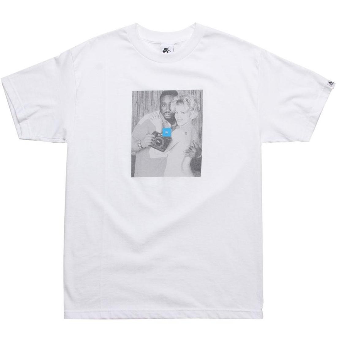 Akomplice Play Dirty Tee (white)