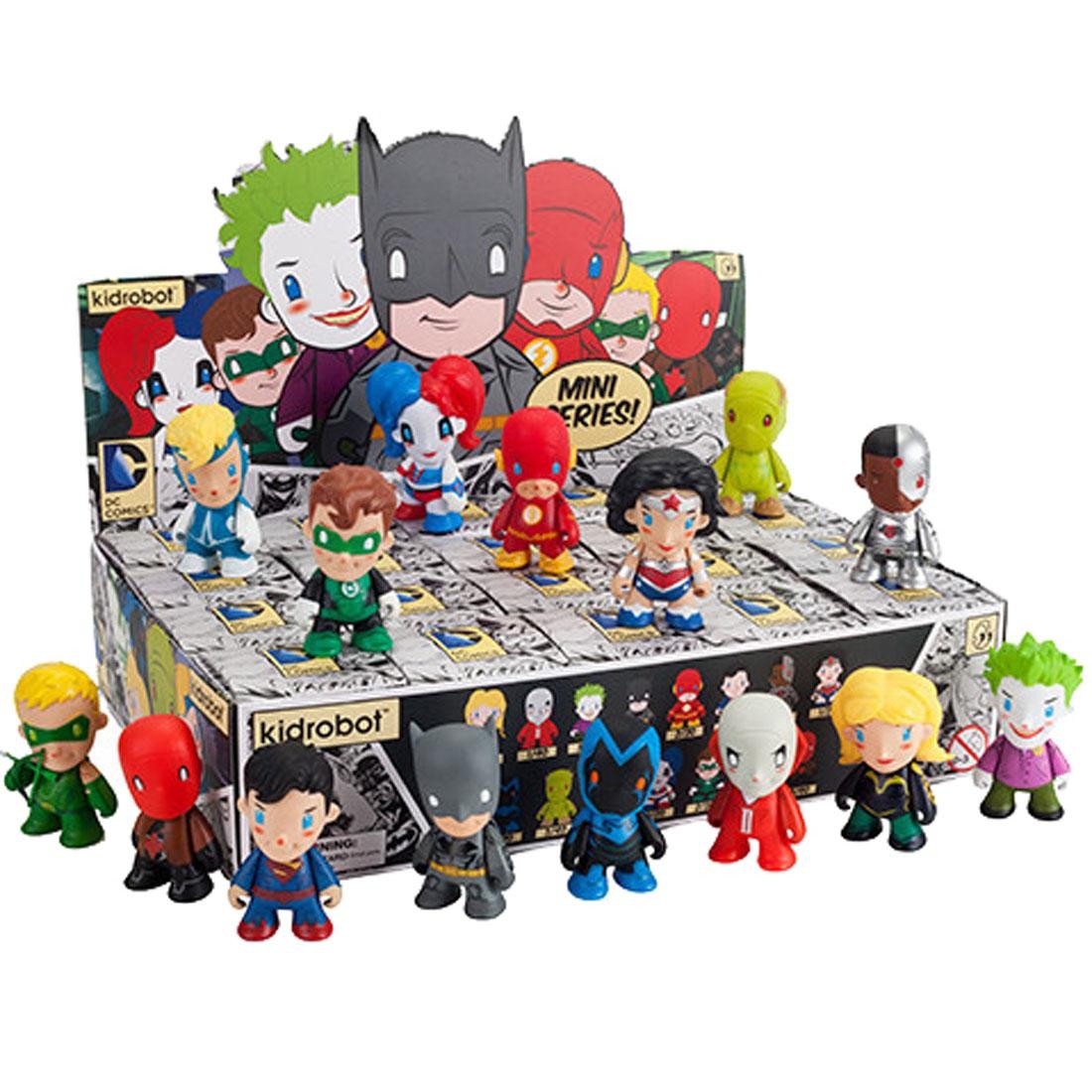 Kidrobot x DC Universe 3 Inch Mini Series Figure - 1 Blind Box (1 blind box)