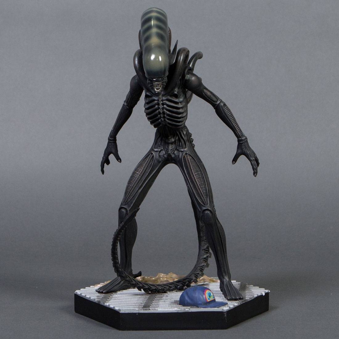 Alien Predator Fig Special #1 Mega Alien Xenomorph Statue (black)
