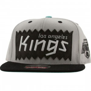 BAIT x NHL x American Needle Los Angeles Kings NHL Retro Snapback Cap (silver / black)