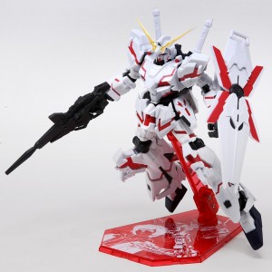 Bandai Gundam Universe RX-0 Unicorn Gundam Figure With Special Stage Stand (white)	