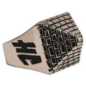 Han Cholo Pyramid Ring (stainless steel silver)