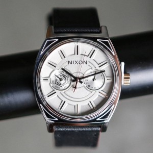 Nixon x Star Wars Time Teller Deluxe Watch - Captain Phasma (silver)