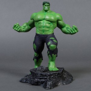 Diamond Select Toys Marvel Gallery Hulk PVC Figure (green)