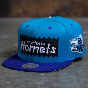 BAIT x NBA x Mitchell And Ness Charlotte Hornets STA3 Wool Snapback Cap (teal / purple)